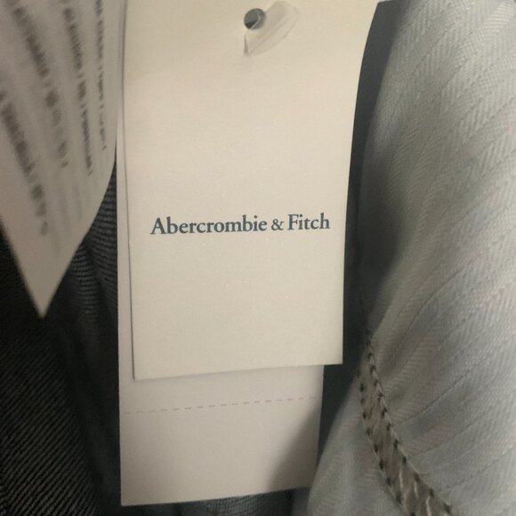 Abercrombie & Fitch Mid Rise Bootcut Jean - Picture 3 of 4